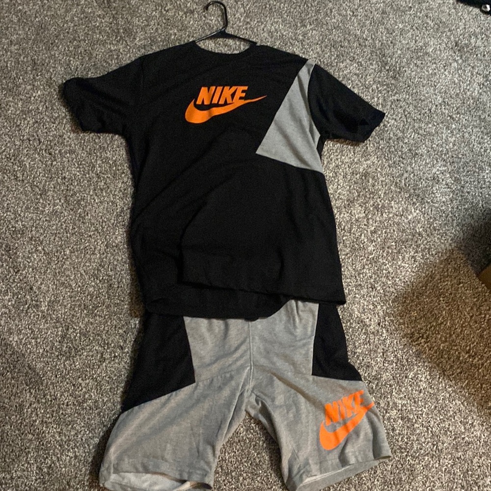 Nike tshirt shorts set